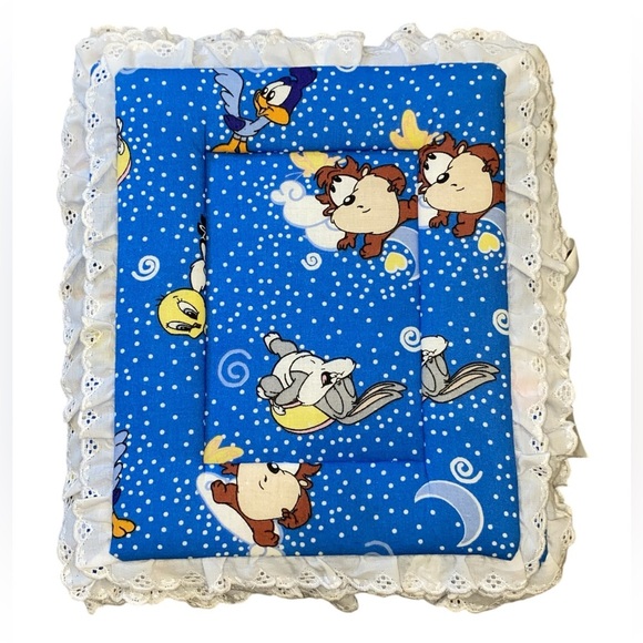 Other - Vintage Baby Looney Tunes Hand Quilted Baby Picture Book